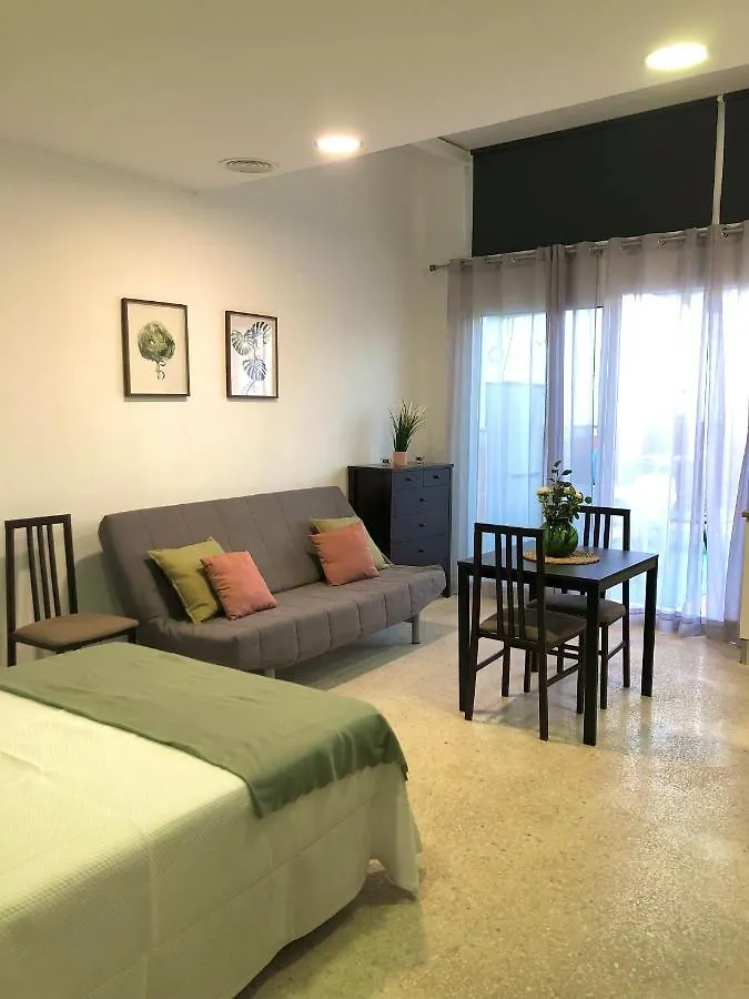 Apartamento Con Piscina En Ciudad Jardin Màlaga